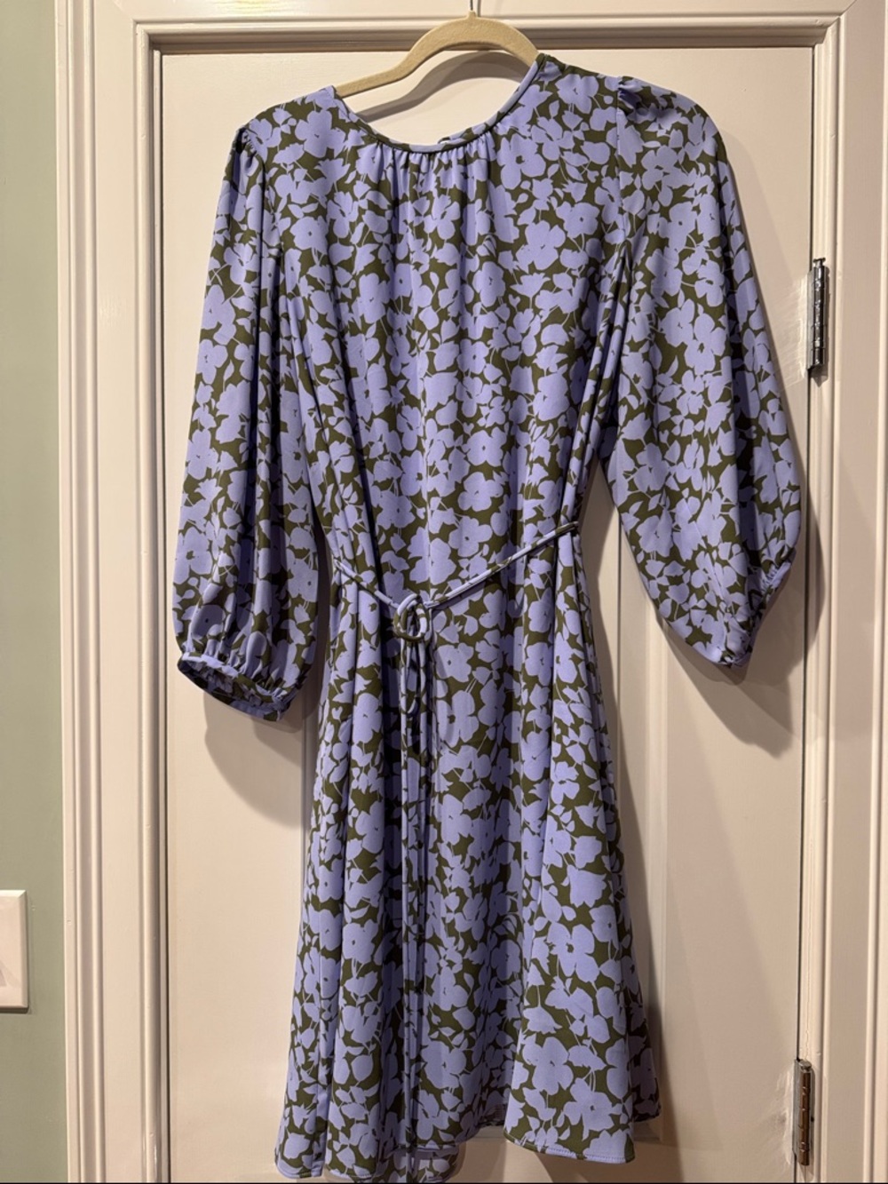 Ann Taylor Floral Print Puff-Sleeve Dress in Lavender and Olive